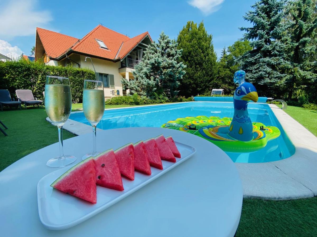 Villa Oliva Boutique Rooms Zamárdi Екстериор снимка