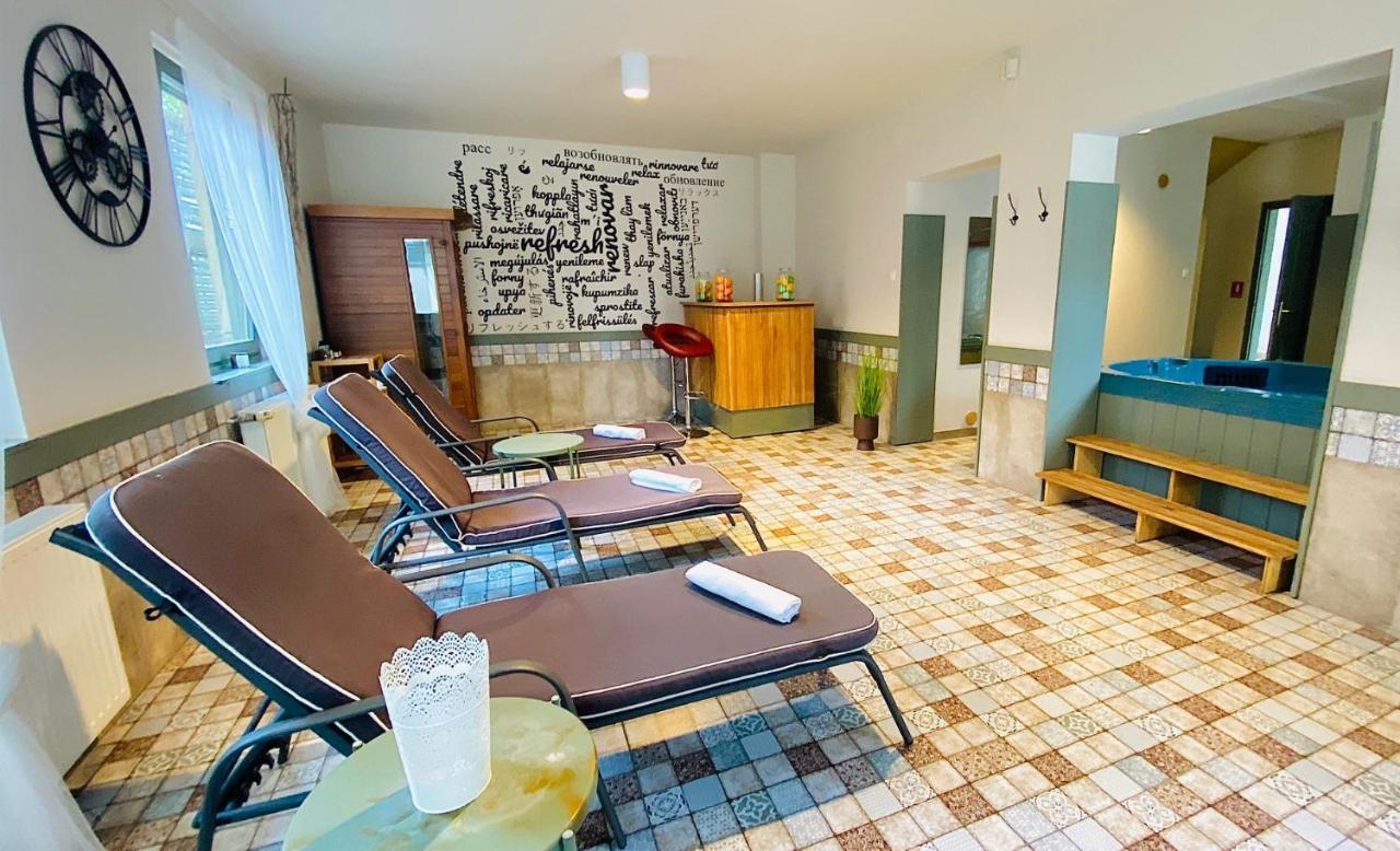 Villa Oliva Boutique Rooms Zamárdi Екстериор снимка