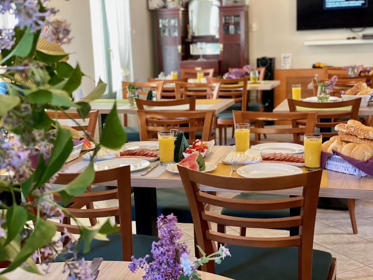 Villa Oliva Boutique Rooms Zamárdi Екстериор снимка