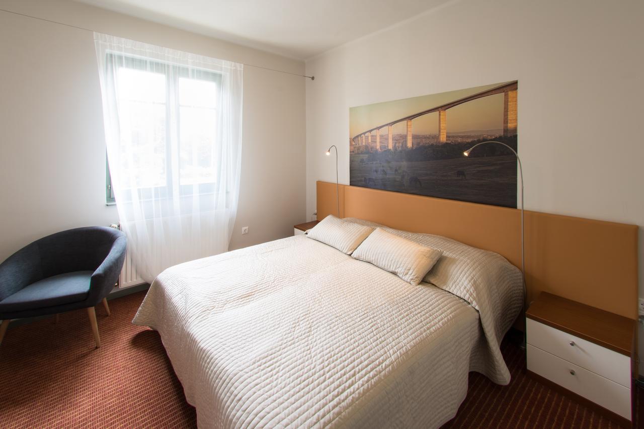 Villa Oliva Boutique Rooms Zamárdi Екстериор снимка