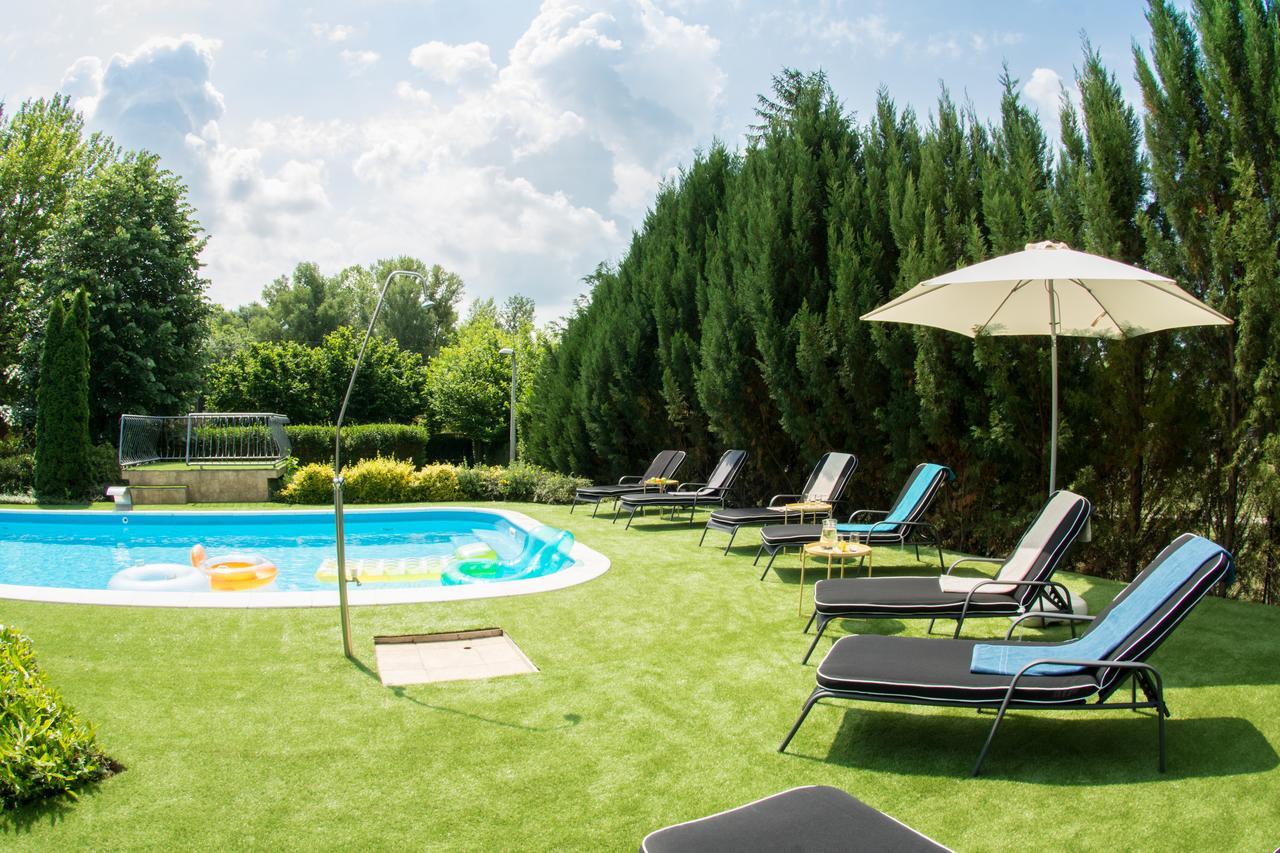 Villa Oliva Boutique Rooms Zamárdi Екстериор снимка