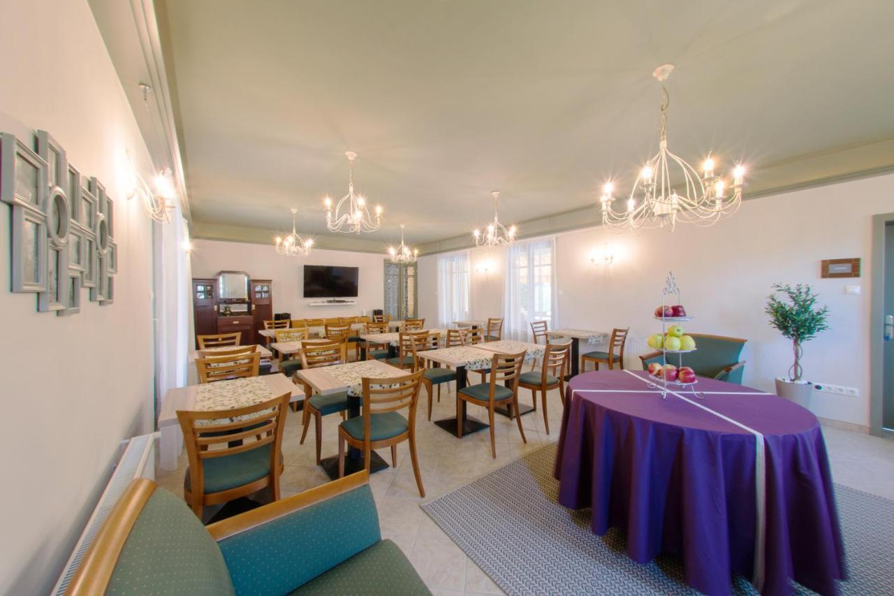 Villa Oliva Boutique Rooms Zamárdi Екстериор снимка